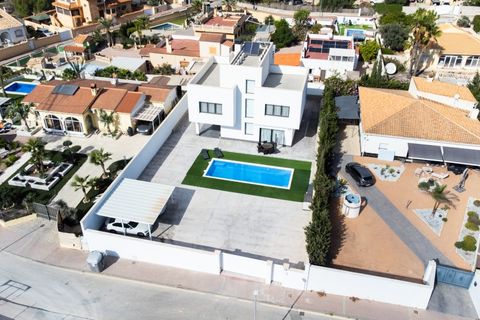 Villa a La Marina, Alicante, La Marina - € 1.491.600 | Ref: 6078 - foto 2